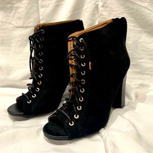 Black laced bootie heels